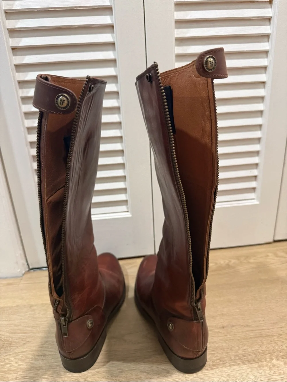 Frye sleek over